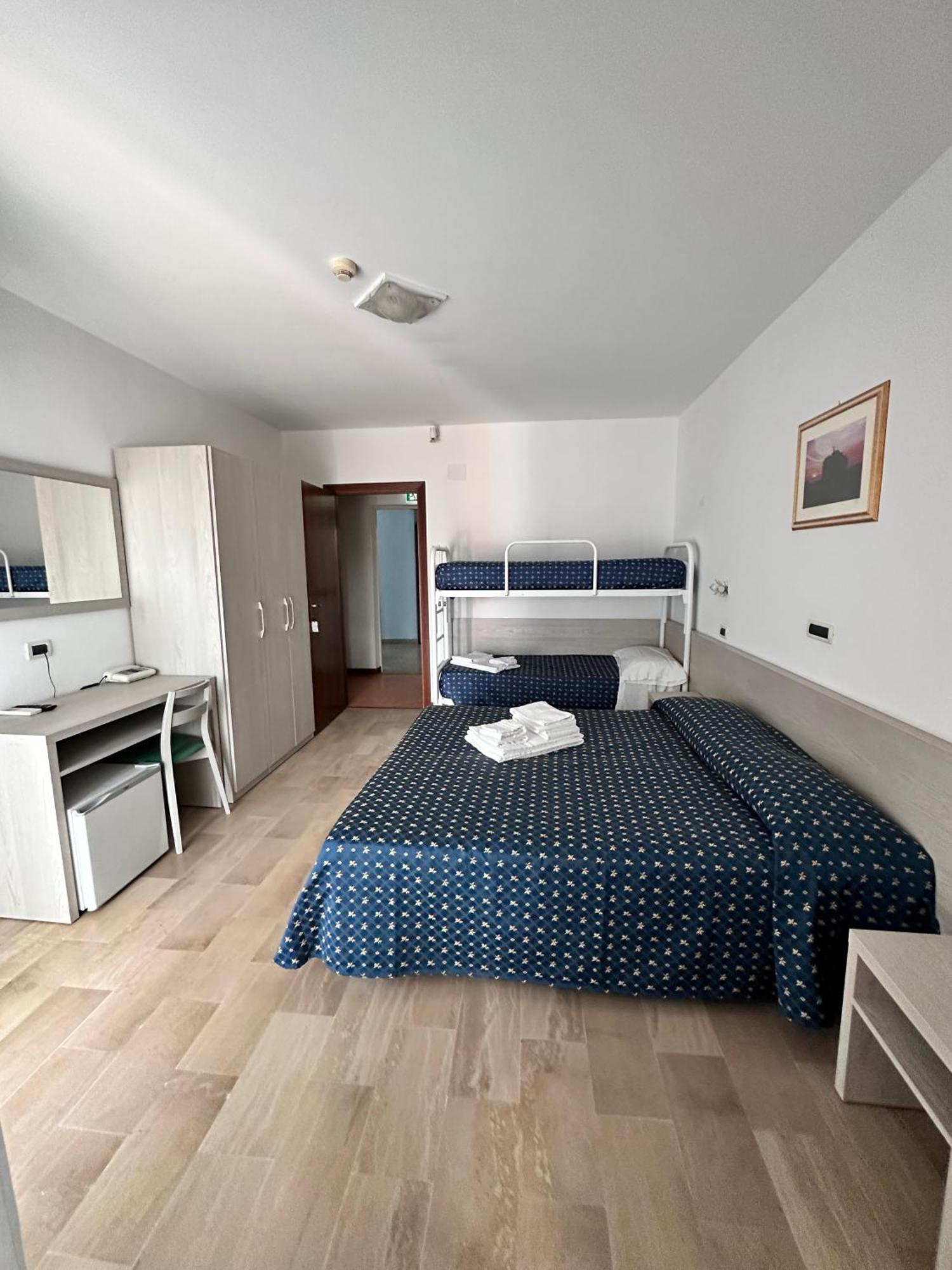 Hotel Holiday Martinsicuro Room photo
