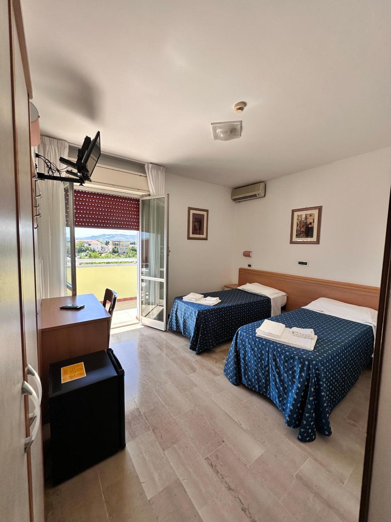 Hotel Holiday Martinsicuro Room photo