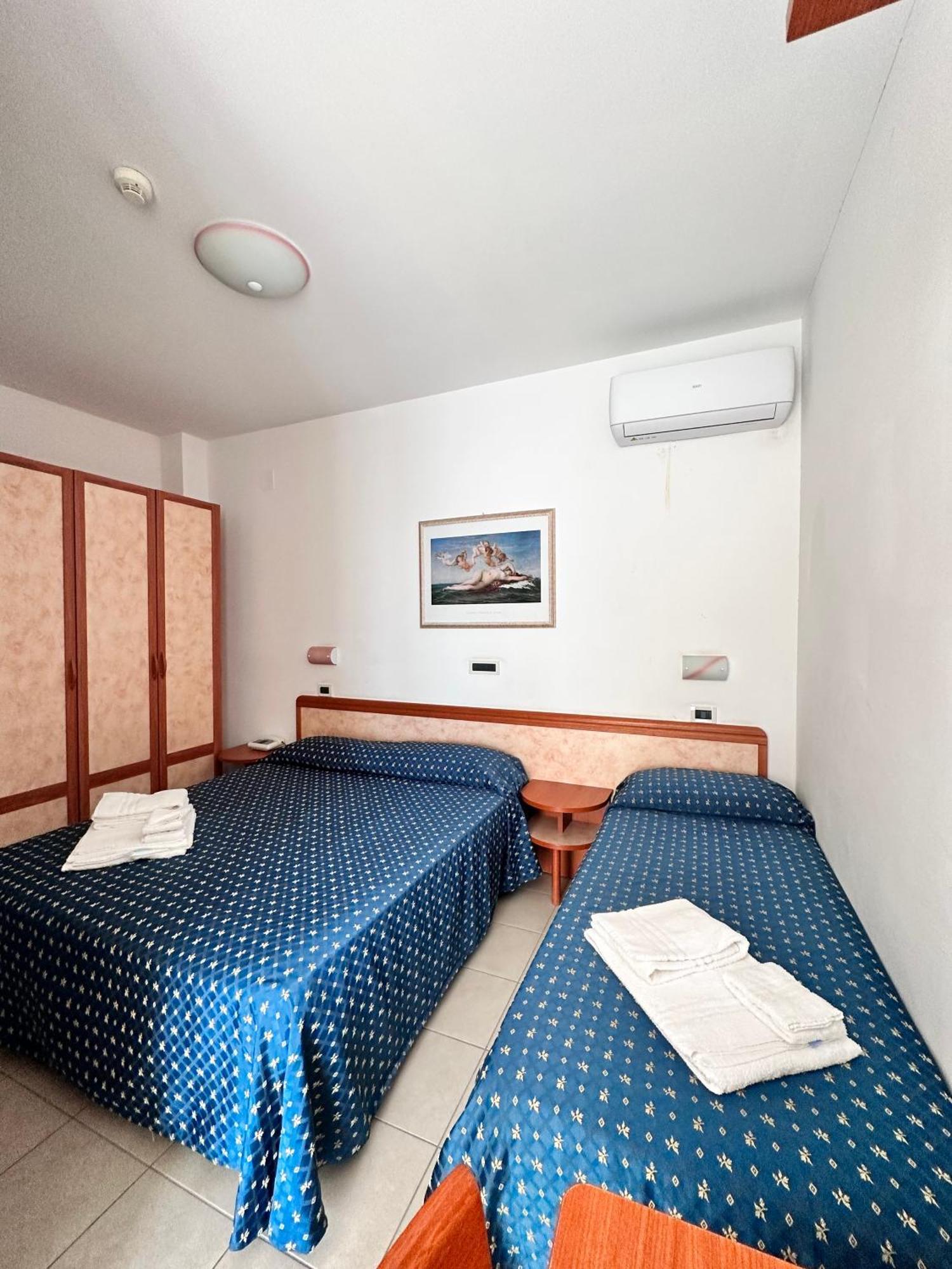 Hotel Holiday Martinsicuro Room photo