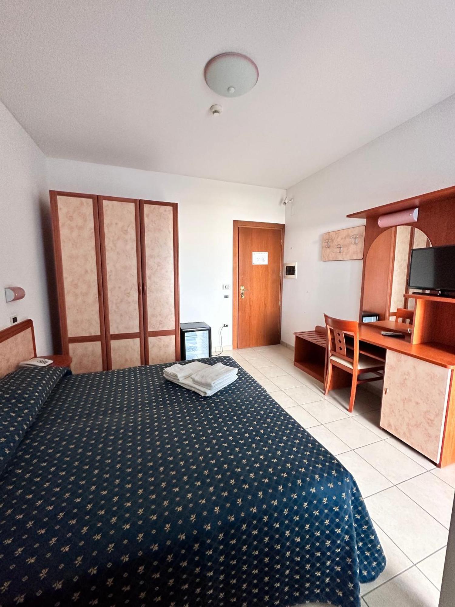 Hotel Holiday Martinsicuro Room photo